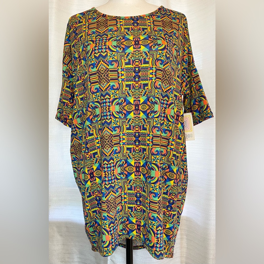 ⭐️ LulaRoe Irma Tunic Top